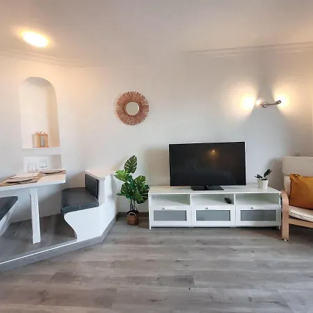 Spacious Studio With Sea View In Paraiso Del Sur شقة